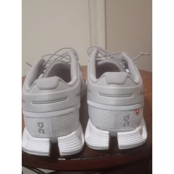 Size 7 On Cloud Glacier/White Women’s 19.99194 Athletic Shoes - Picture 10 of 14